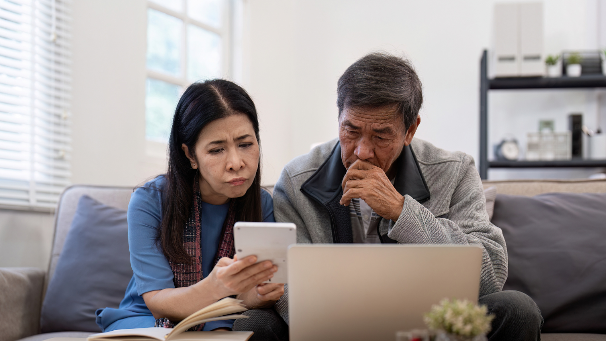 two people worrying about retirement